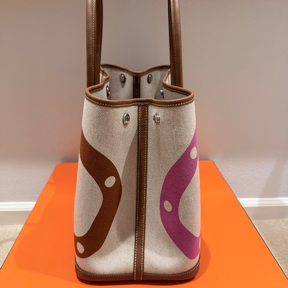 2025 New Garden Party 36 -  H canvas with "H au Pas" motif and Negonda calfskin - Picture 2 of 7